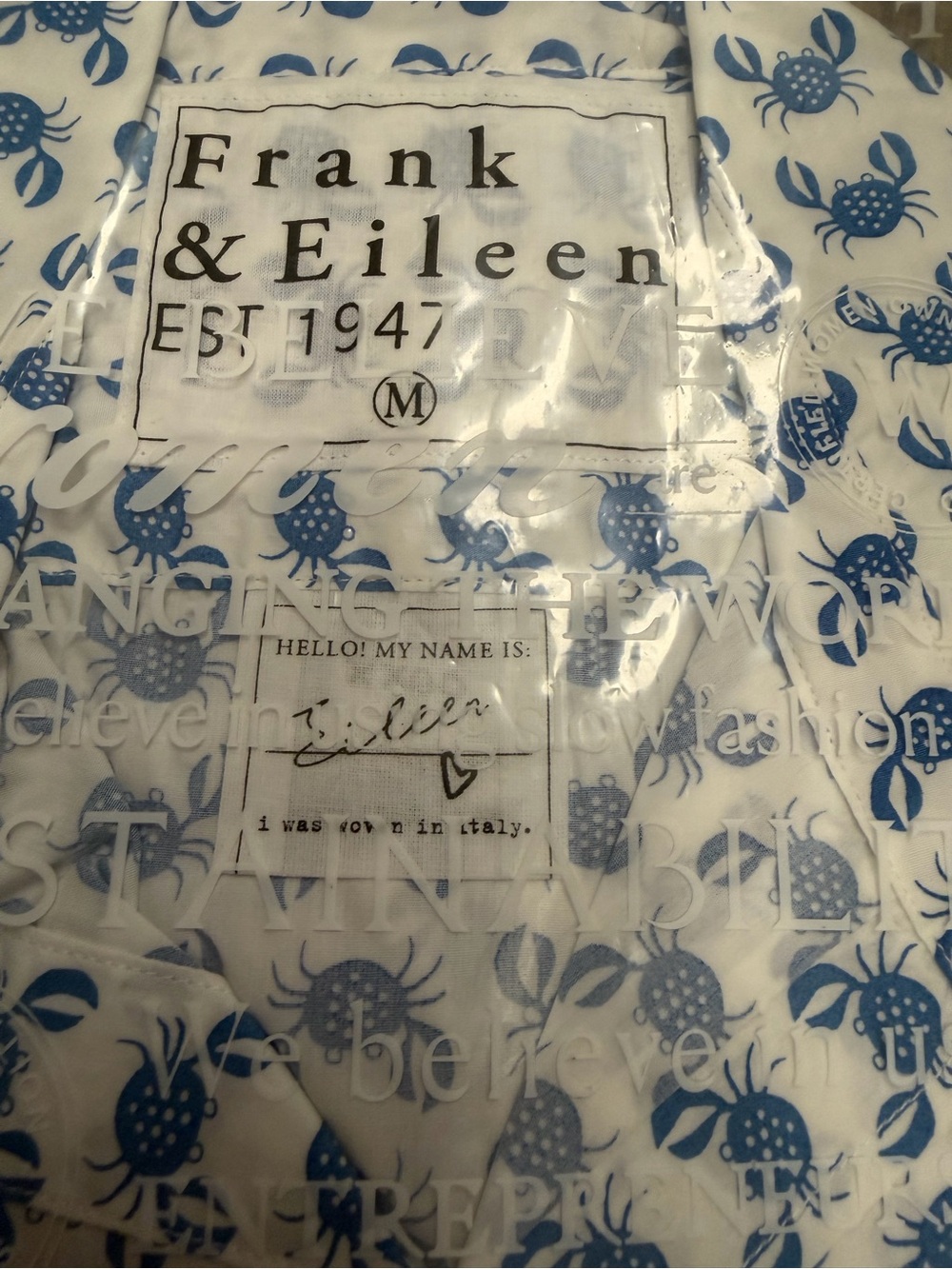 Frank & Eileen White Shirt with Blue Crab Print nwt size medium - Picture 2 of 2